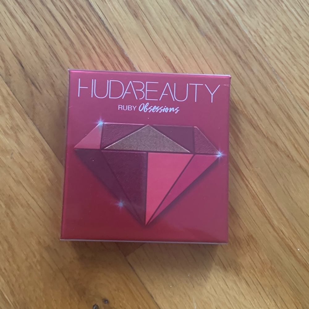 Brand New Huda Beauty Ruby Obsessions Palette